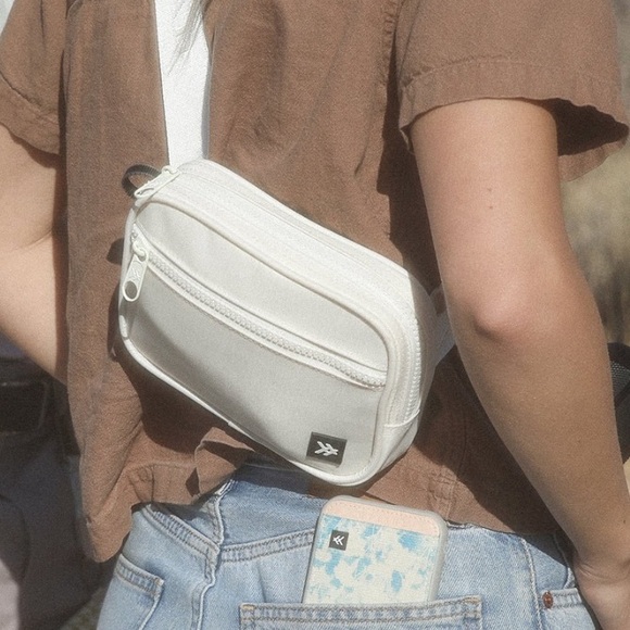 Thread Fanny Pack - Picture 3 of 8